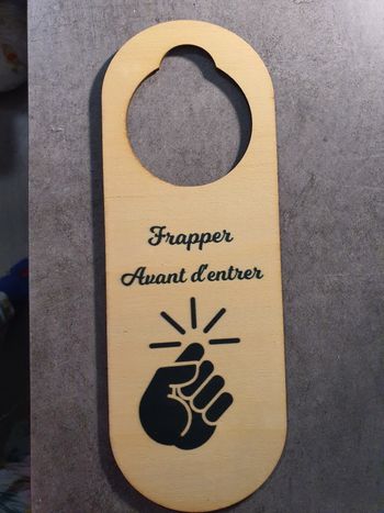 Pancarte frapper avant d'entrer