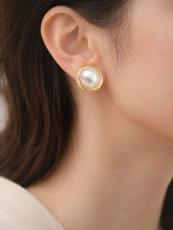 Boucles d’oreilles perles nacrées dorées – Style vintage chic