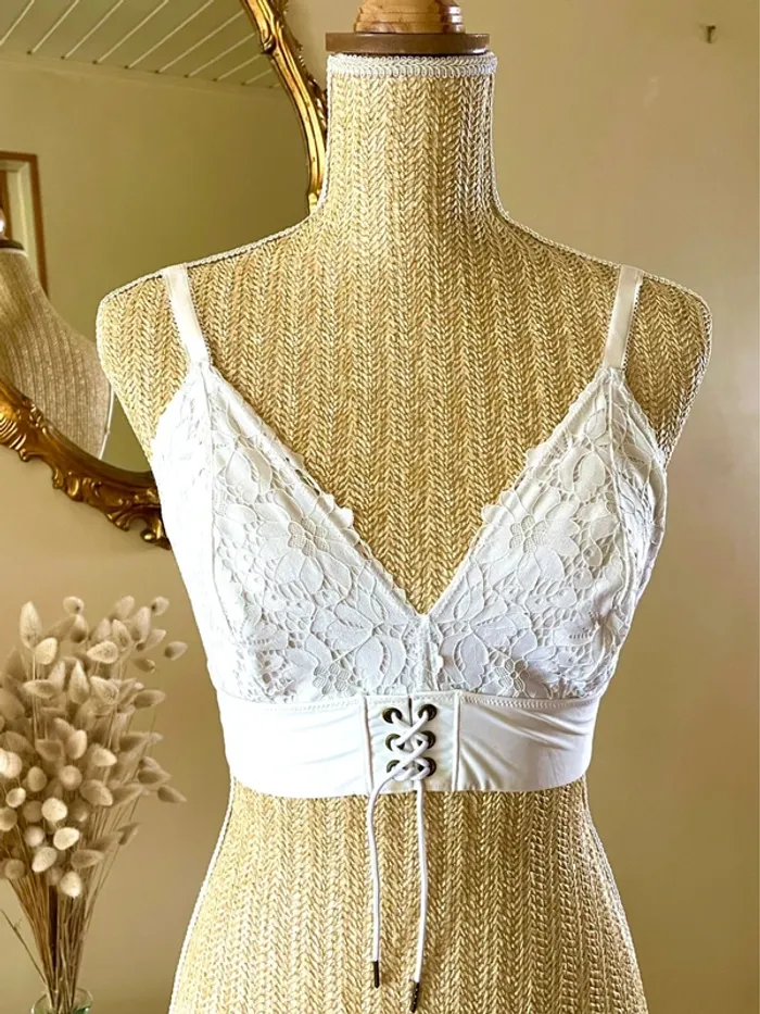 sublime Bralette blanche dentelle corsage devant neuf style feminin romantique - photo numéro 2