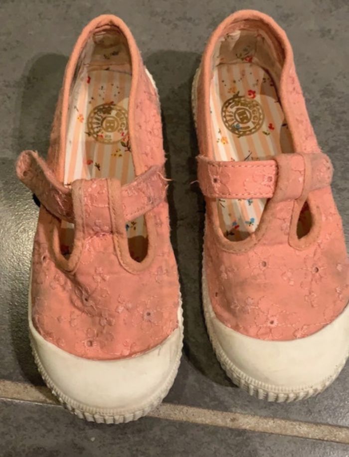 Sandales semi-ouvertes