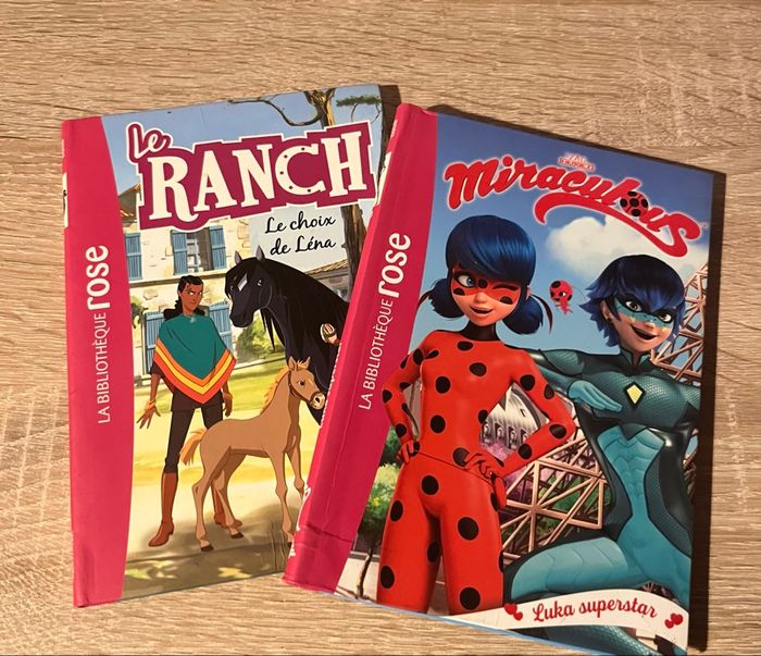 Lot livres bibliothèque rose Le Ranch et Miraculous