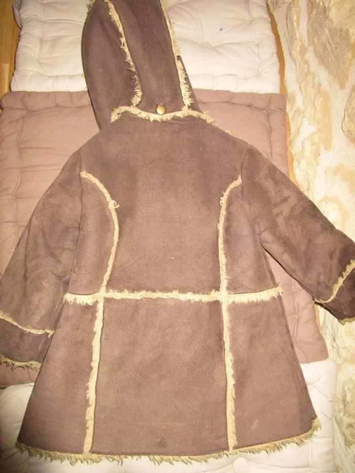 Très joli manteau fille, 4 ans - photo numéro 2