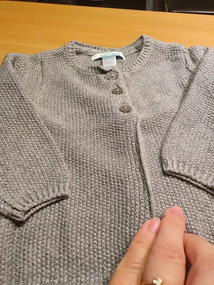 Gilet fille 6 mois - photo numéro 2