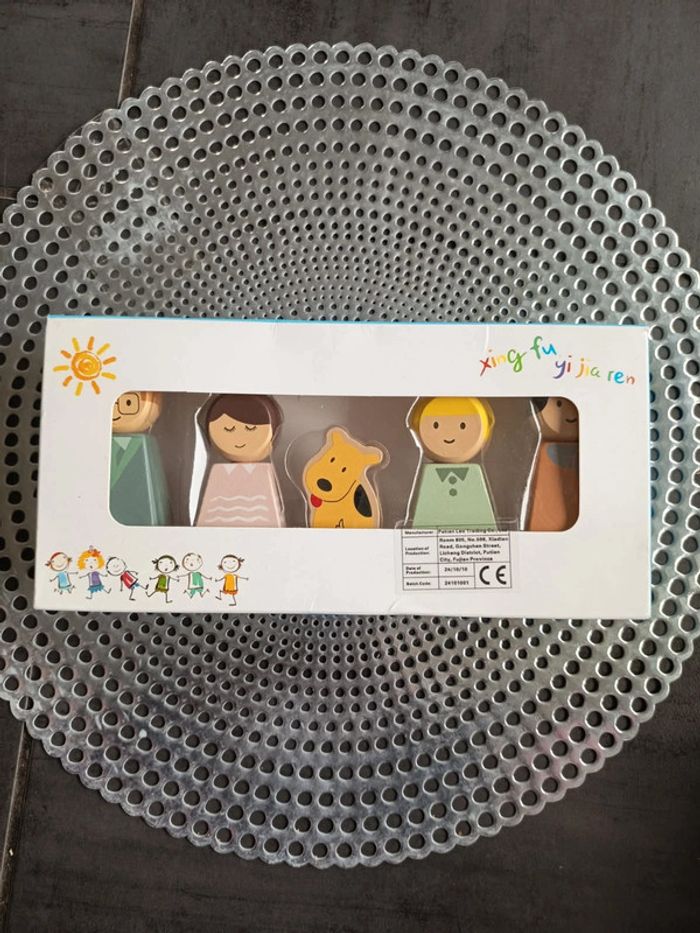 Figurines en bois pour représenté la famille - photo numéro 2