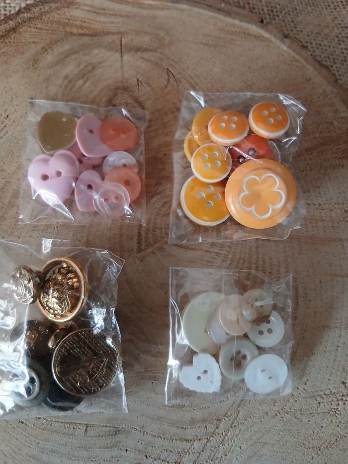 Lot de 4 sachets de boutons