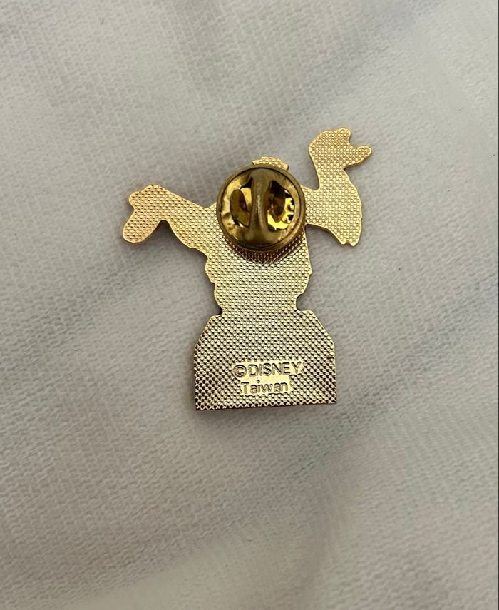 Pin’s Disney Home Video Roi Louie - photo numéro 2