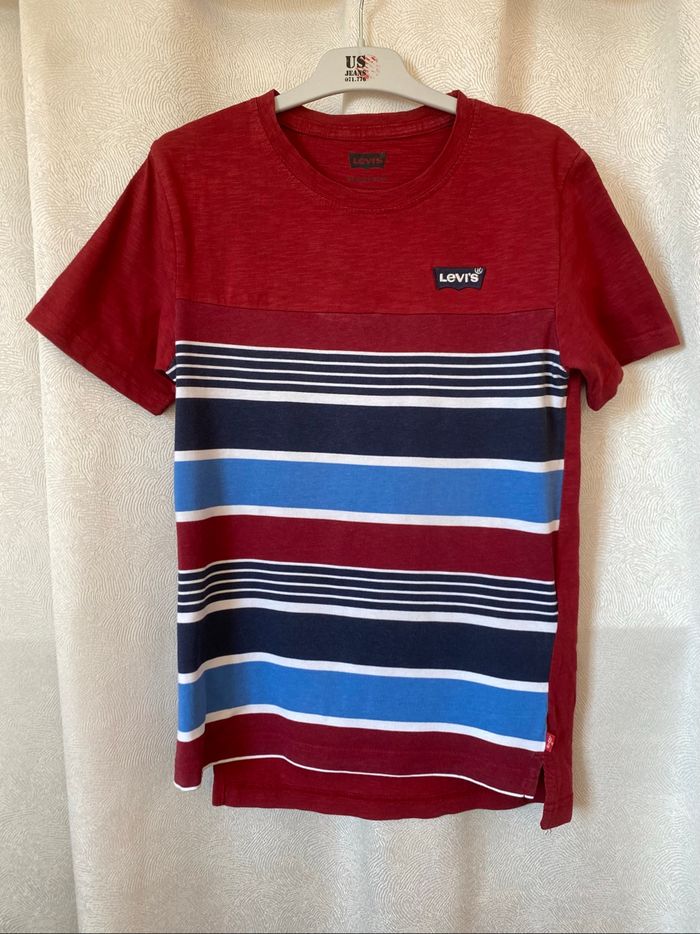 T-shirt Levi's bordeaux rayures bleues 10 ans