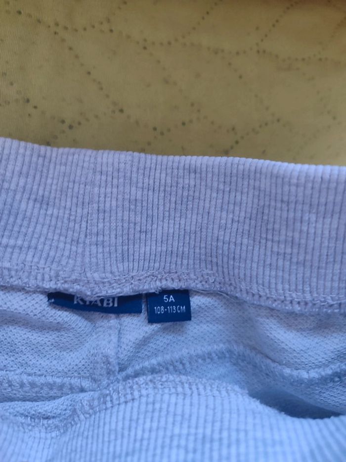 short gris  5 ans - photo numéro 2