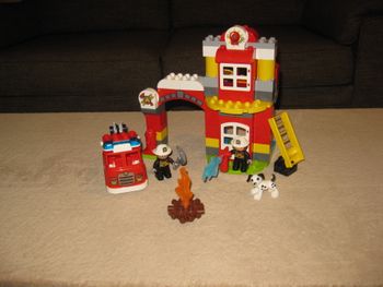 lego duplo caserne de pompier