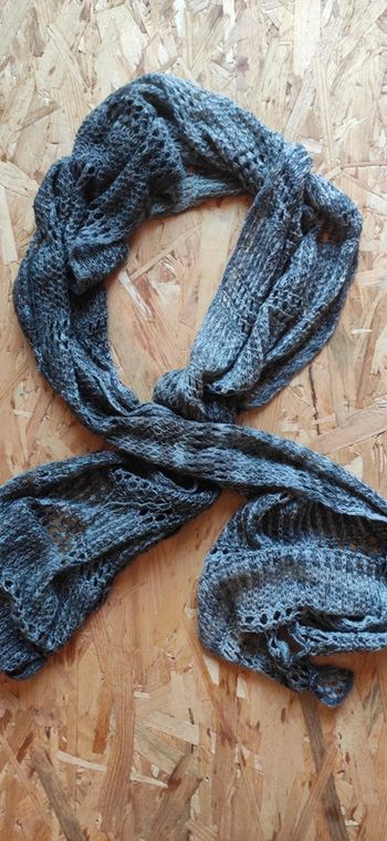 Écharpe légère grise