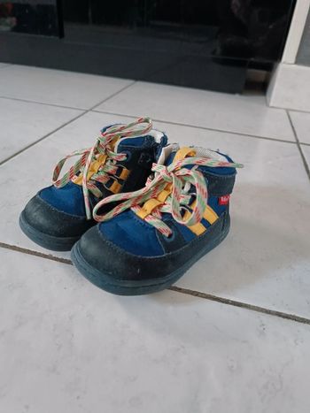 Chaussure bébé taille 19 kickers