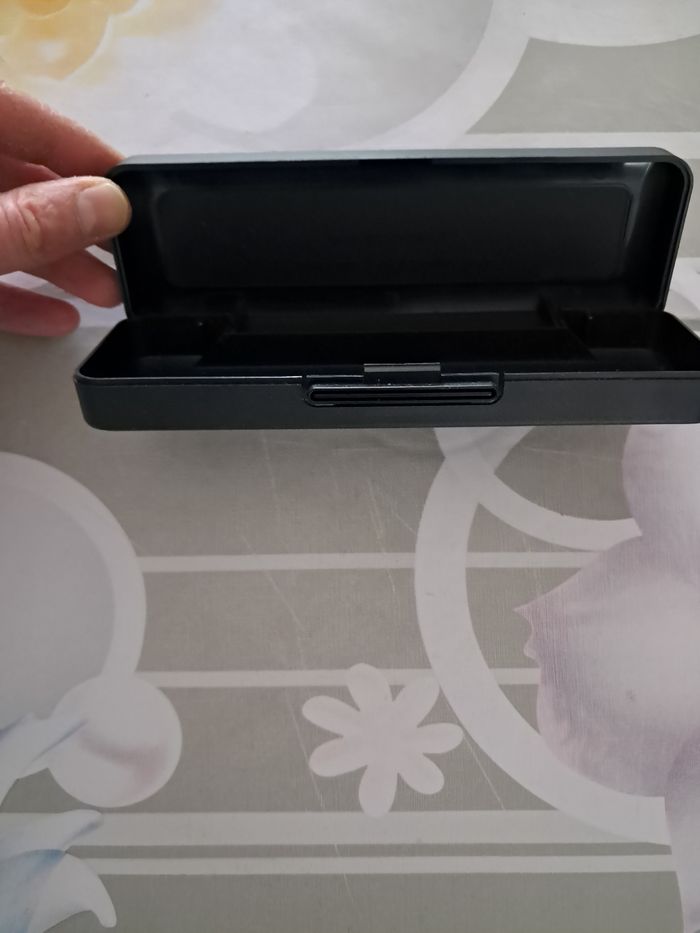 Boîte à lunettes - photo numéro 7