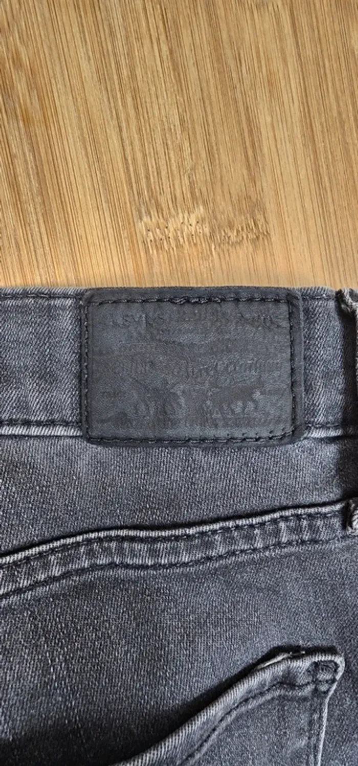 Levi's + patchs offerts 310. T:34/36 W30 L32 - photo numéro 10