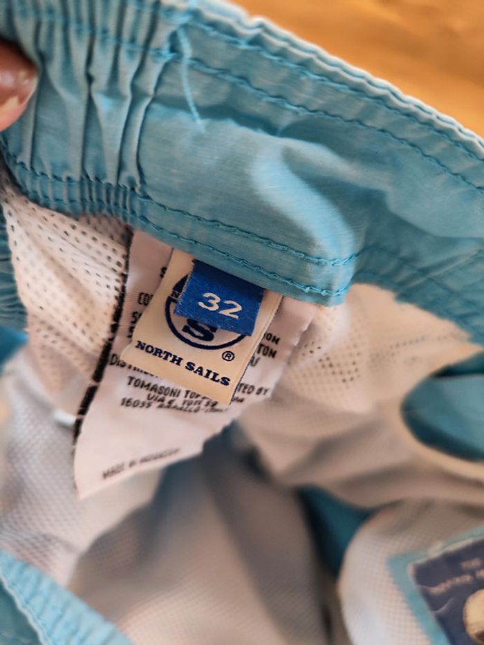 Short de bain bleu clair blanc gris North Sails Taille 32 (taille à plat 38 cm) - photo numéro 4