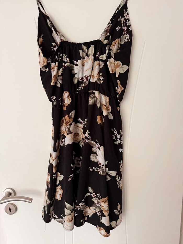 Robe à fleurs à volants - photo numéro 3