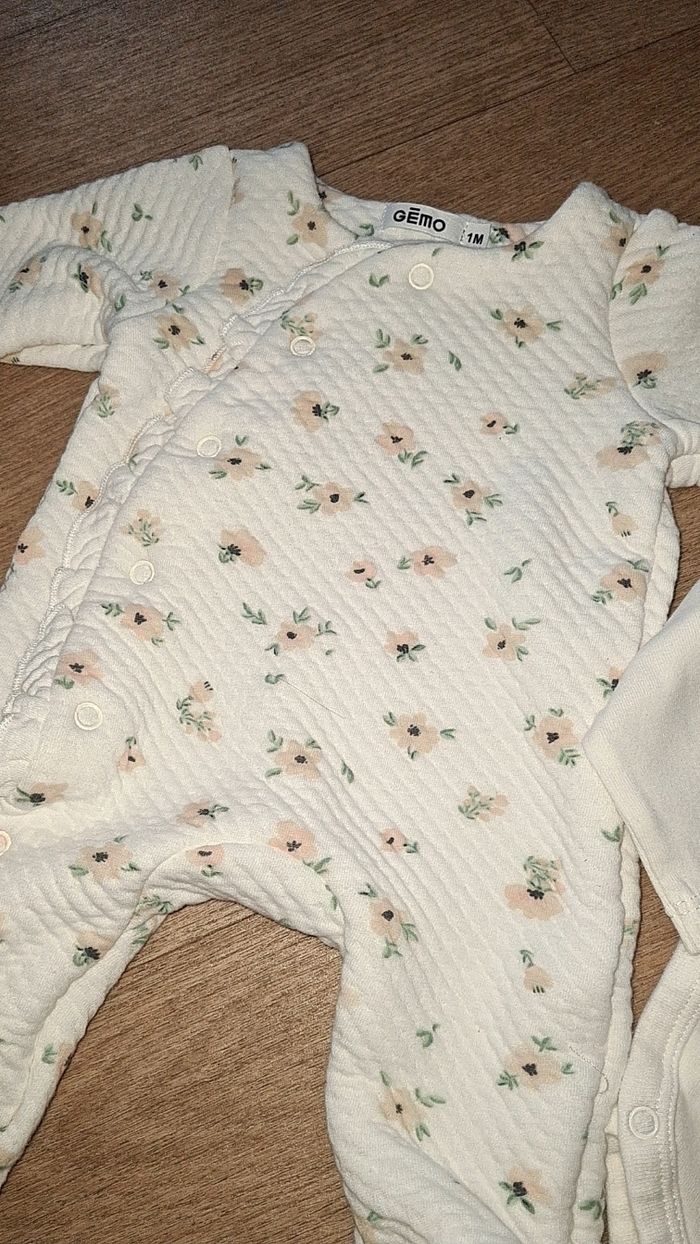 Jolie pyjama + bodie - photo numéro 2