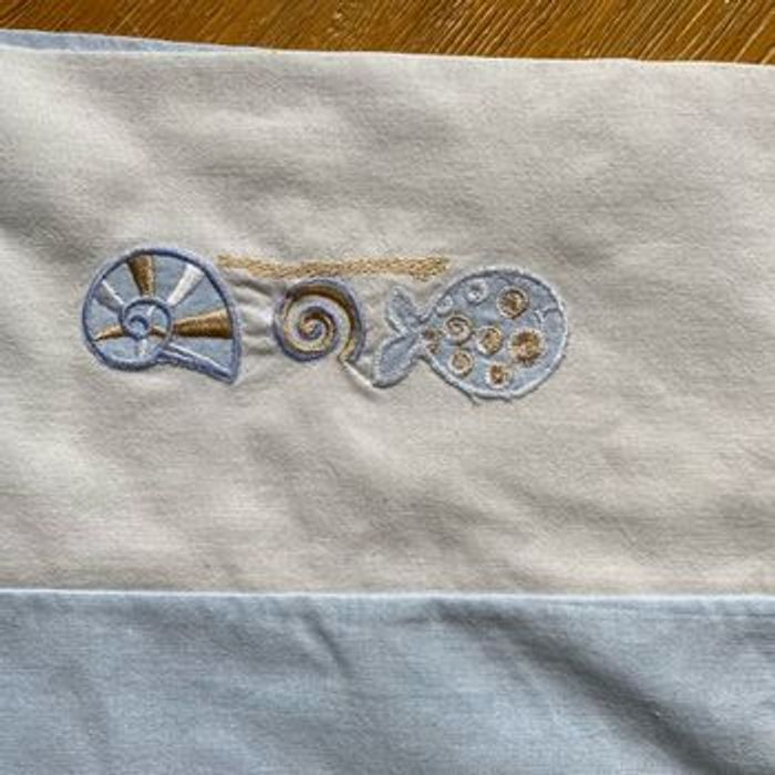 Drap pour couffin , poussette bleu clair et blanc avec motifs marins - photo numéro 2