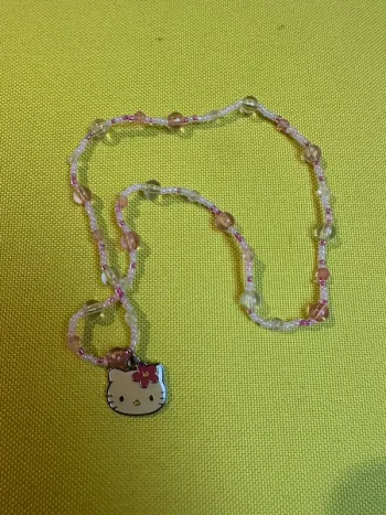 Collier rose hello kitty