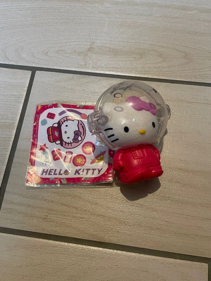 Figurine hello kitty