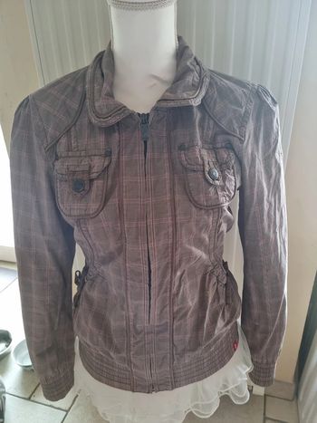 Veste zippée carreaux marrons et roses
