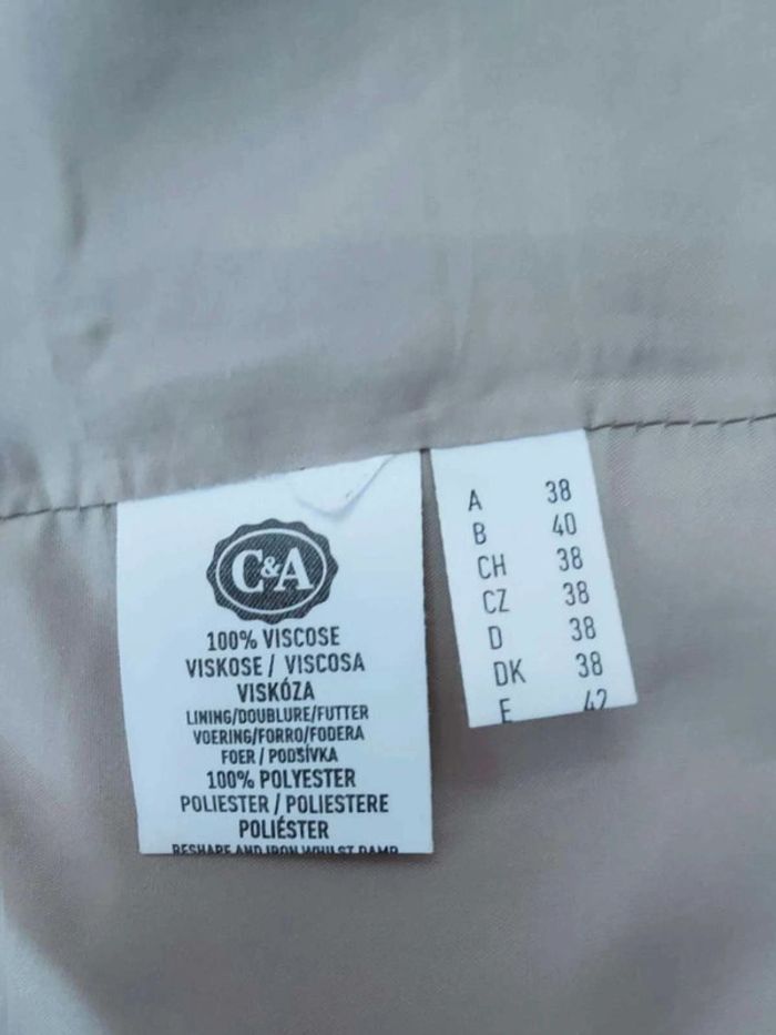 Robe Canda  T42 - 100%  Viscose, Motif  Floral Beige  et Coloré  ! - photo numéro 3