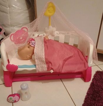 Nenuco dort avec moi et son bébé