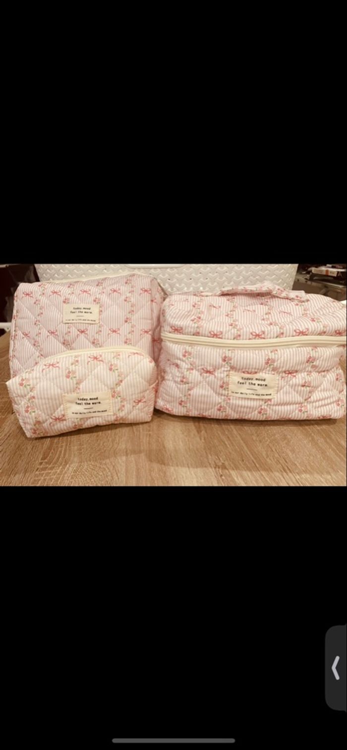 Lot de trousses de toilette / cosmétiques - photo numéro 2