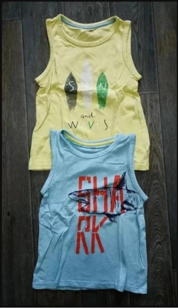 lot de 2 t-shirts manches courtes débardeur marcel 8 ans / 128 cm·Très bon état·La Redoute