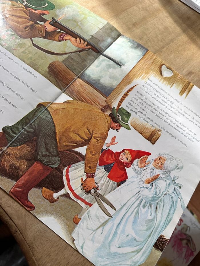 Livre Au Pays des Contes Le petit chaperon rouge éditions Fabbri - photo numéro 7