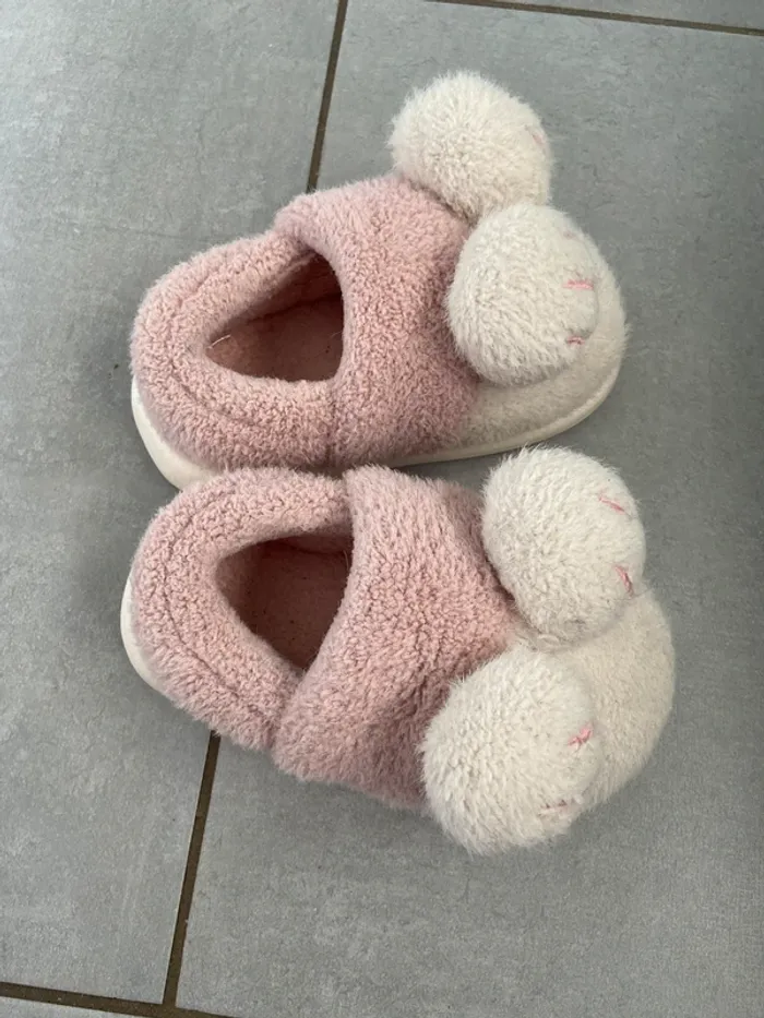Chaussons pantoufles enfant fille taille 26-27 pattes chats - photo numéro 2