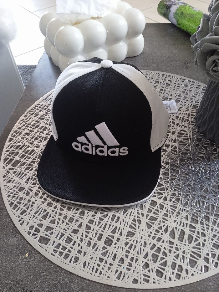Casquette Adidas blanche et noire mixte OSFY neuve