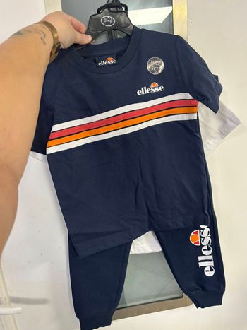 Ensemble 2 t-shirt + jogging ellesse