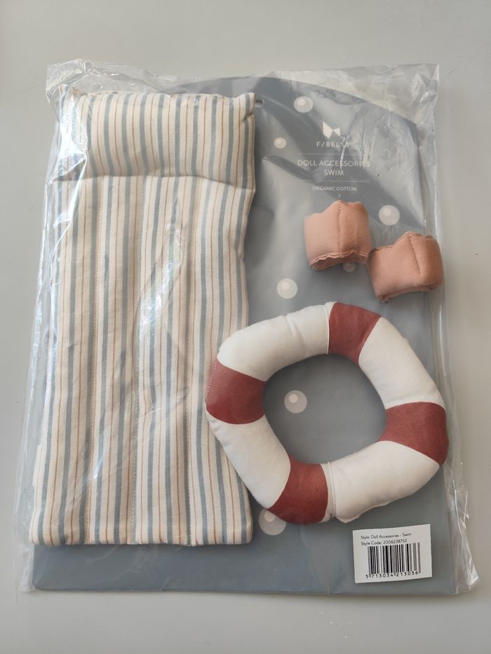 Accessoires poupée Fabelab piscine neuf