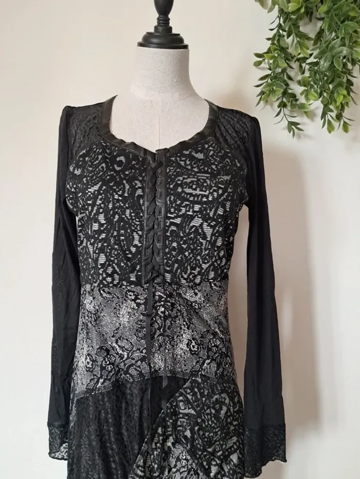 Robe noire et grise - photo numéro 2