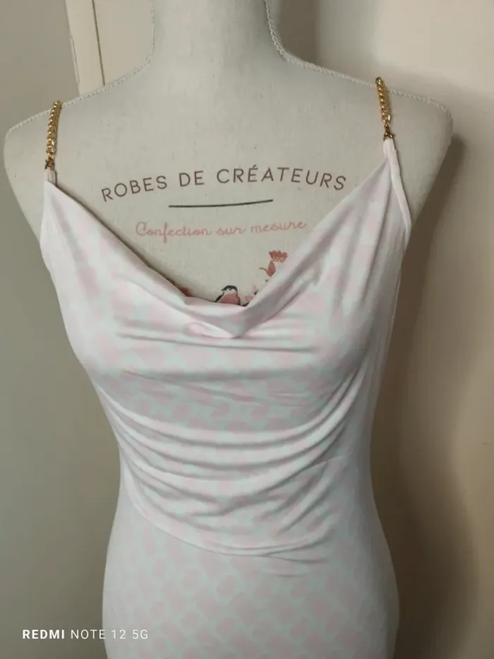 Très belle robe taille M/L - photo numéro 2