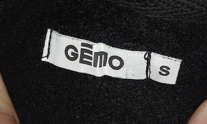 4 sweat a capuche Gémo taille S 
( 19 € piece  neuf ) - photo numéro 3