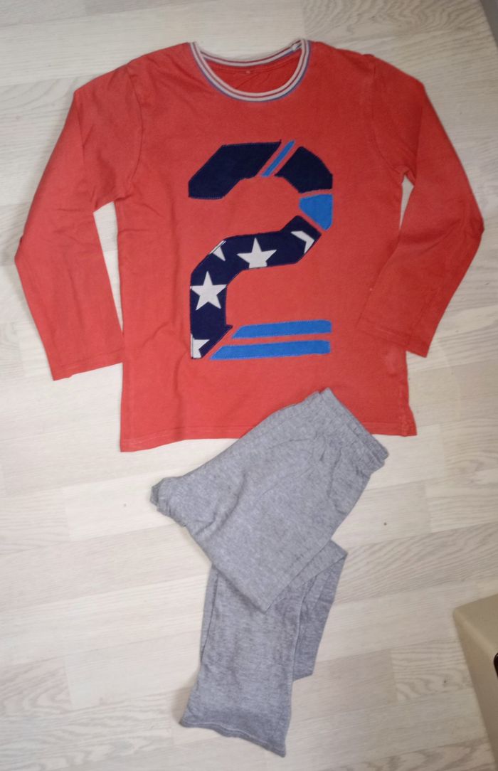 Pyjama en coton rouge et gris numéro 2 Tex
T. 7-8 ans - photo numéro 3