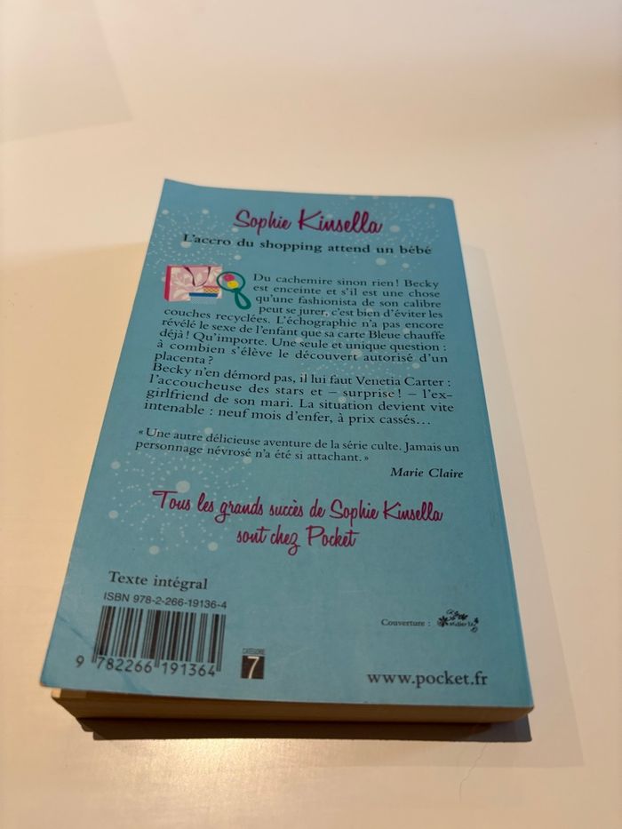 Livre « l’accro du shopping attend un bébé » de Sophie Kinsella édition Pocket - photo numéro 4