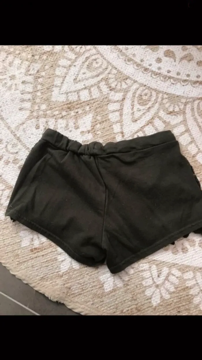 Mini short kaki taille 38 - photo numéro 3
