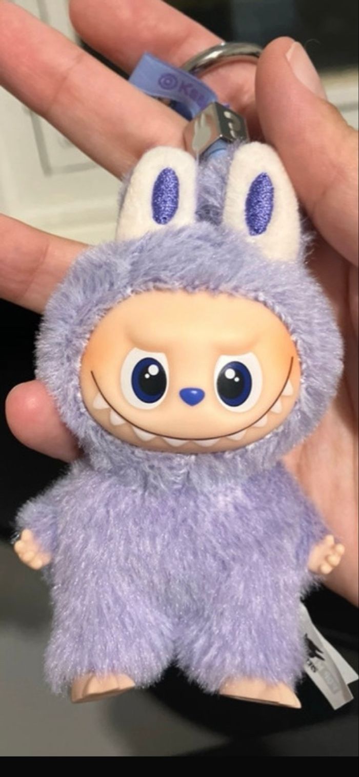 Labubu pin love lettre ? - photo numéro 2