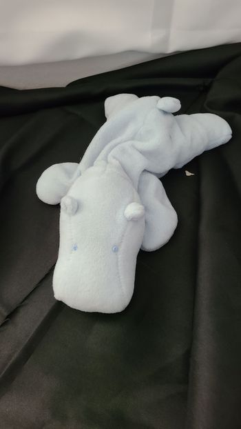doudou hippopotame couché microbilles bleu ciel