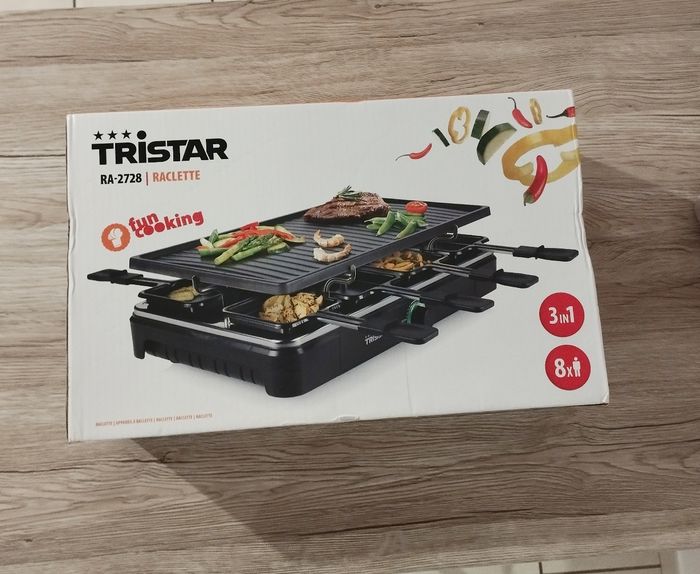 Appareil à raclette et gril TRISTAR RA-2728 8 personnes