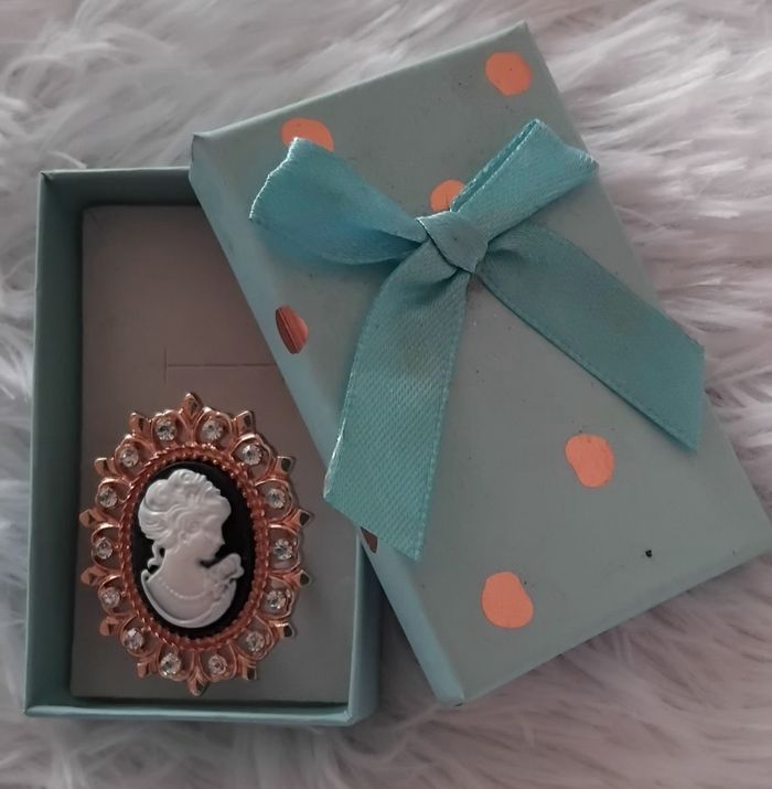 Bague ovale réglable style vintage - doré avec femme - photo numéro 5