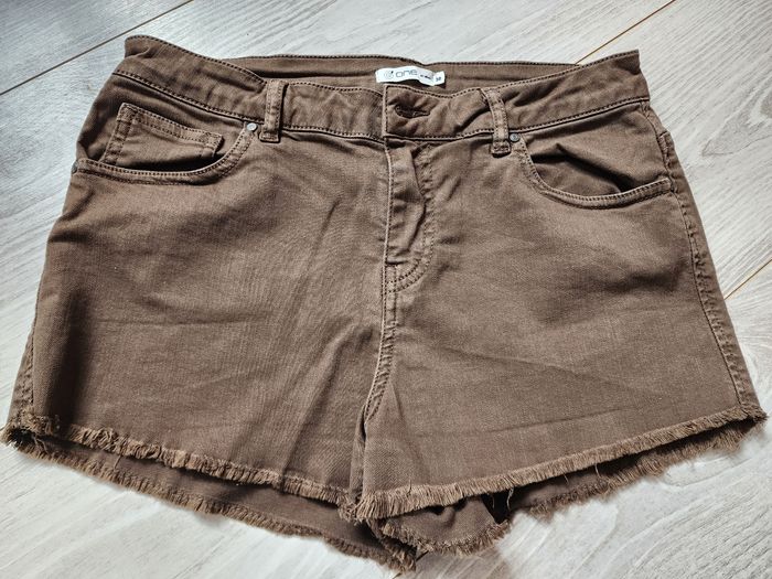 Short kaki taille 38 - photo numéro 1