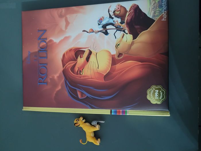 Livre disney le roi lion