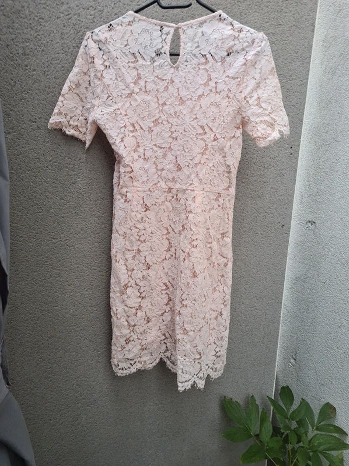 Robe dentelle rose - photo numéro 4