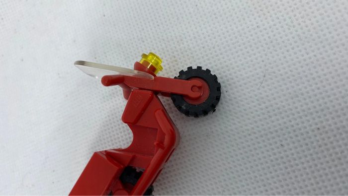 Lego moto ancienne motorcycle Town red + windscreen x81c02 + bb0057 - photo numéro 7