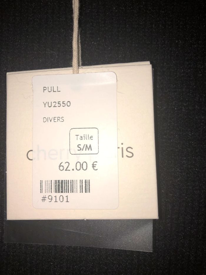 Pull noir - photo numéro 4