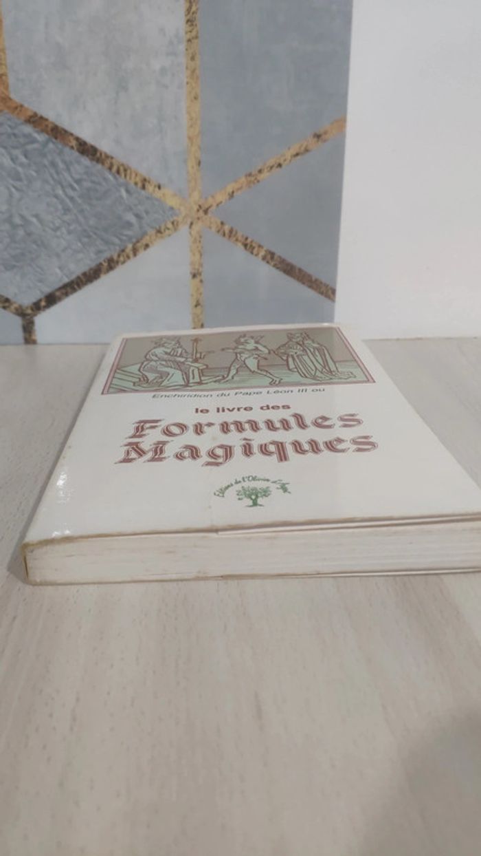 Livre Enchiridion du pape Léon III ou livre des formules magiques - photo numéro 2