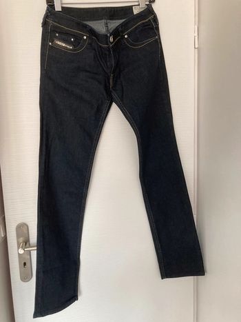 Jeans diesel modèle lowky taille W 31 / L 32